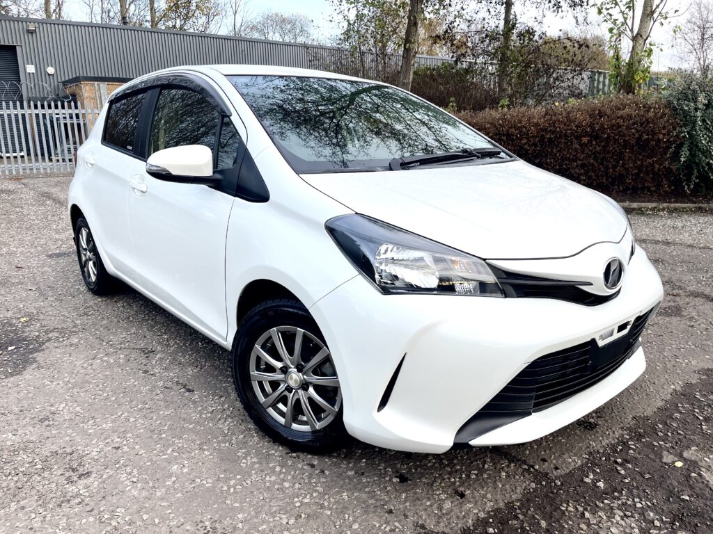 2014 TOYOTA VITZ ( YARIS ) FRESH IMPORT 1.3 AUTOMATIC 5 DOOR HATCHBACK PETROL 4 GRADE LOW MILAGE ULEZ