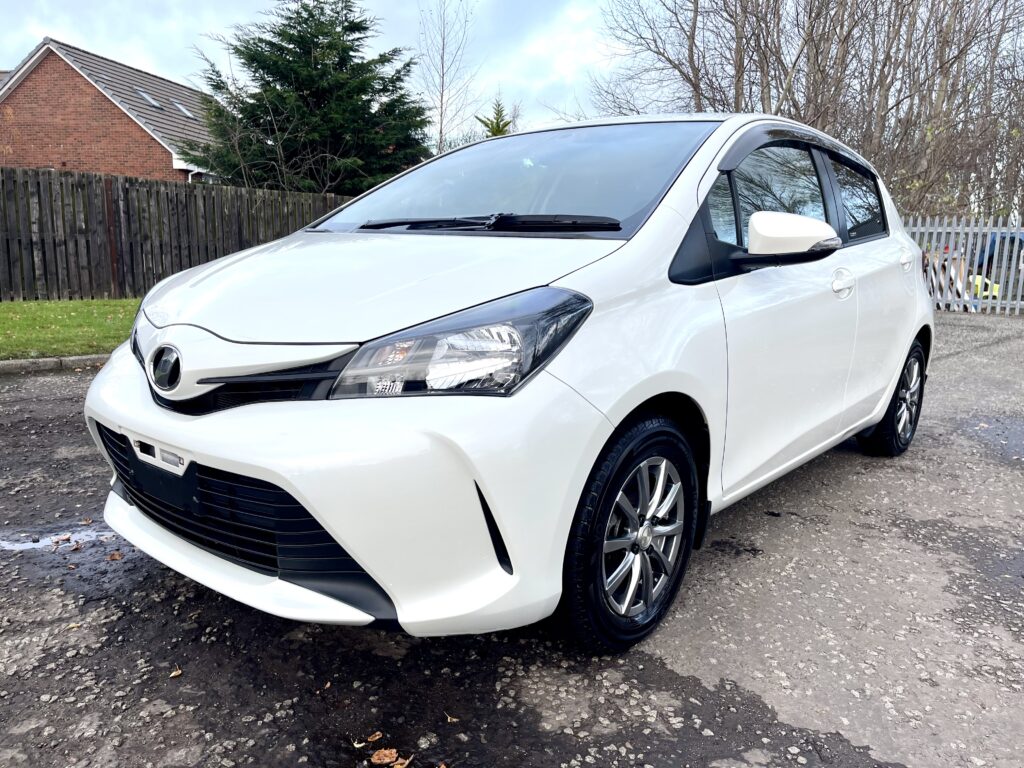 2014 TOYOTA VITZ ( YARIS ) FRESH IMPORT 1.3 AUTOMATIC 5 DOOR HATCHBACK PETROL 4 GRADE LOW MILAGE ULEZ