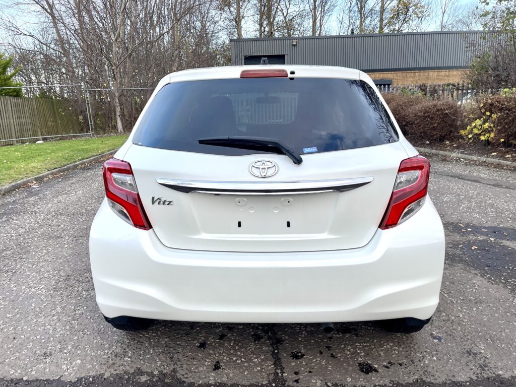 2014 TOYOTA VITZ ( YARIS ) FRESH IMPORT 1.3 AUTOMATIC 5 DOOR HATCHBACK PETROL 4 GRADE LOW MILAGE ULEZ