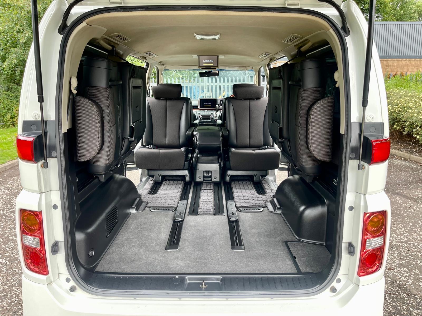 2006 NISSAN ELGRAND HIGHWAY STAR FRESH IMPORT AUTO 8 SEATS MPV 4 GRADE LOW MILEAGE