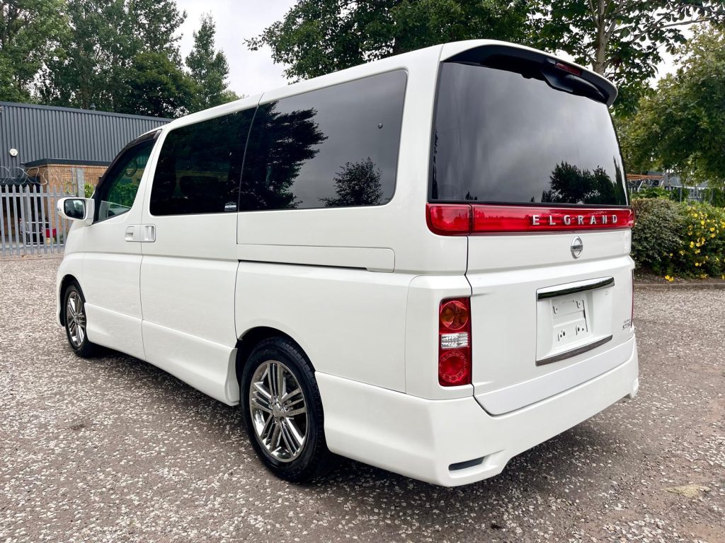 2005 NISSAN ELGRAND HIGHWAY STAR FRESH IMPORT 3.5 V6 AUTO 8 SEATS MPV CRUISE CONTROL 4/B GRADE LOW MILEAGE ULEZ