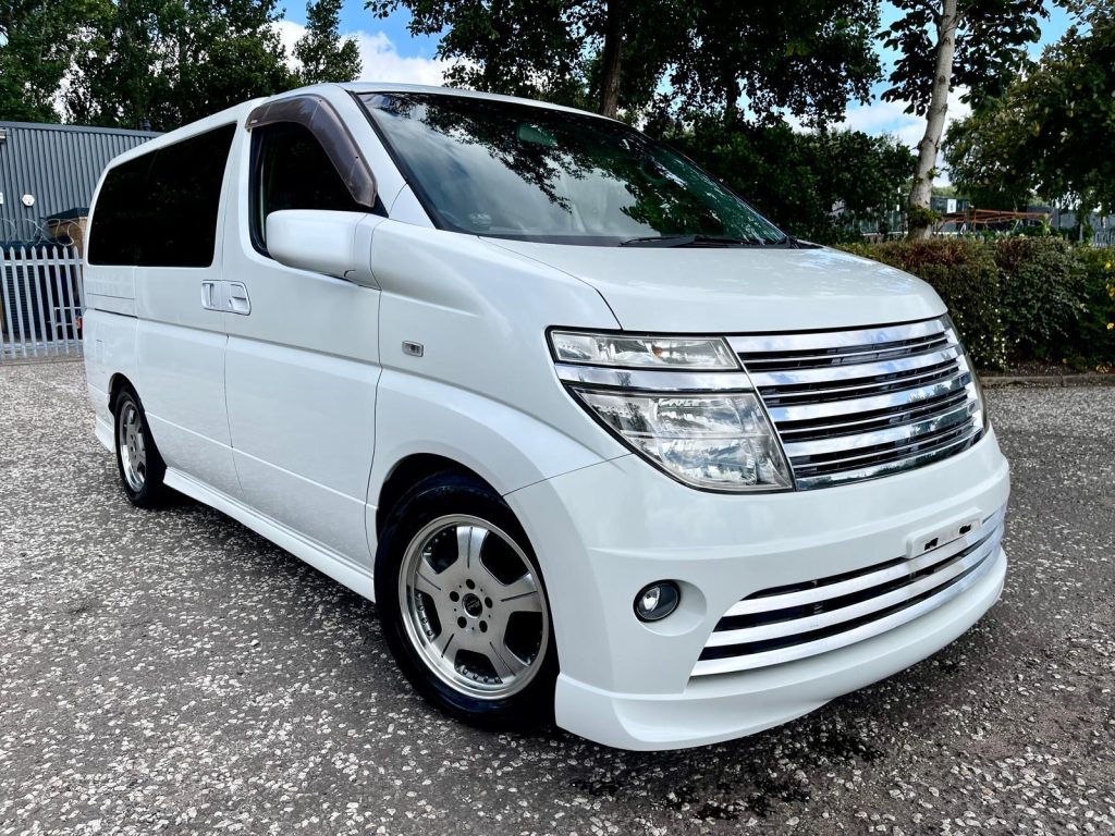 2004 NISSAN ELGRAND RIDER S AUTECH FRESH IMPORT AUTO 4WD 8 SEATS MPV 4/B GRADE LOW MILEAGE