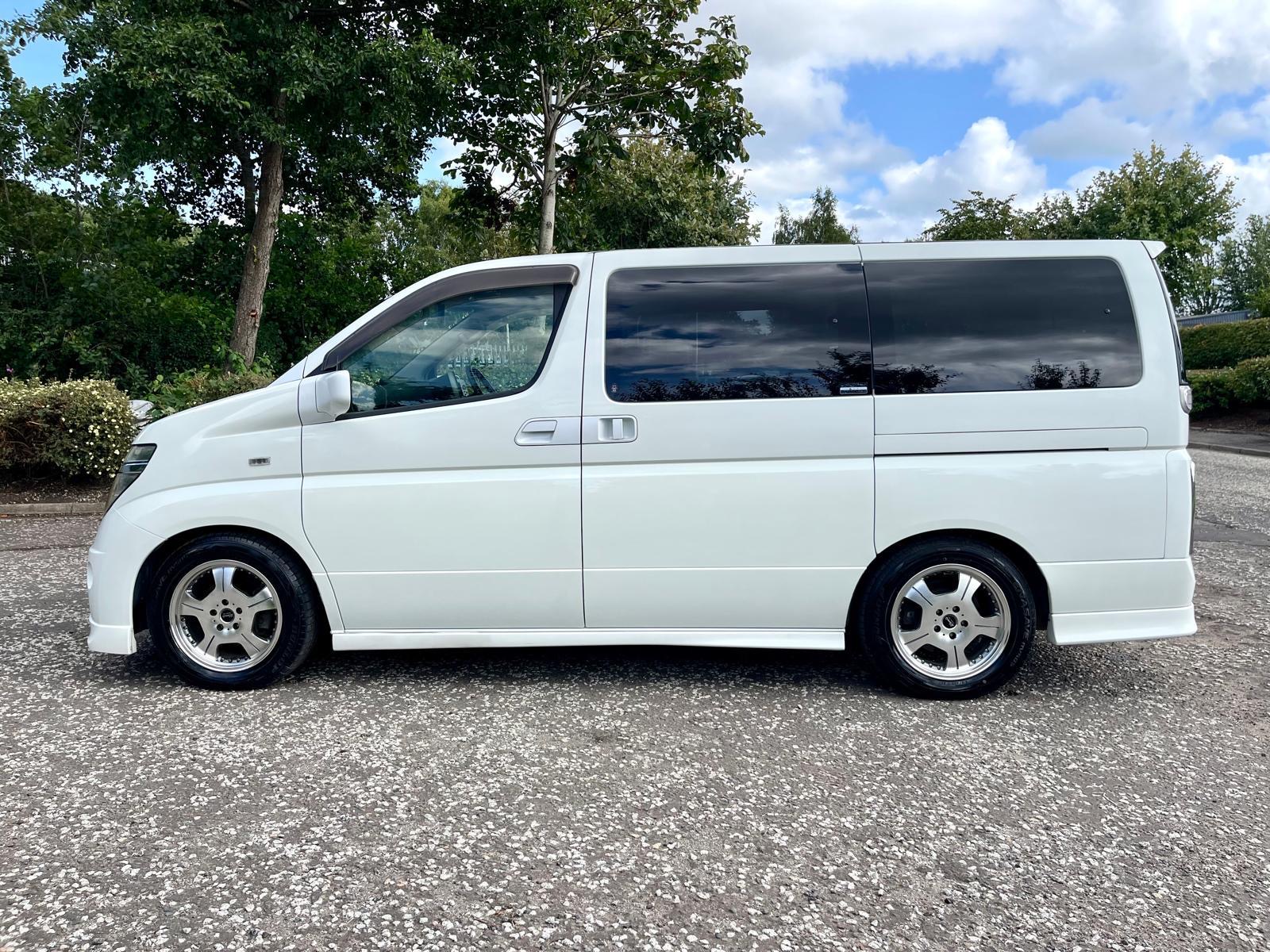 2004 NISSAN ELGRAND RIDER S AUTECH FRESH IMPORT AUTO 4WD 8 SEATS MPV 4/B GRADE LOW MILEAGE