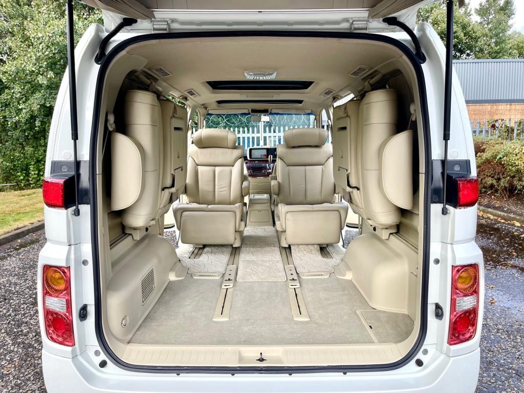 2007 NISSAN ELGRAND XL FRESH IMPORT AUTO 7 SEATS MPV 4/B GRADE CRUISE CURTAINS S.ROOF ULEZ