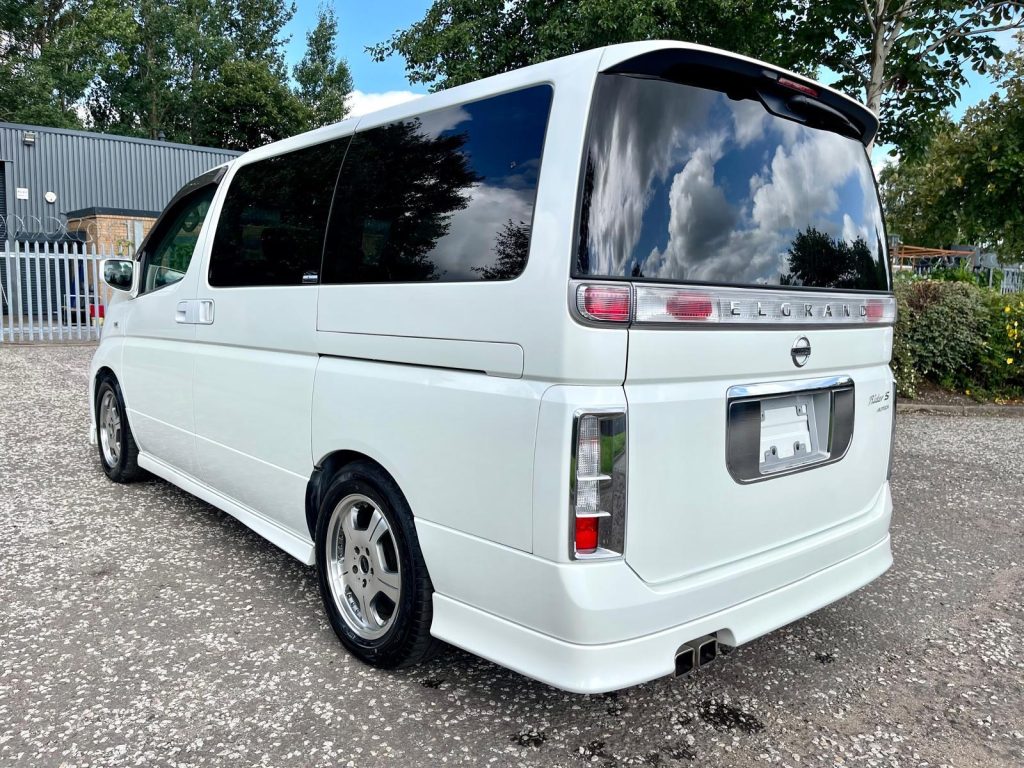 2004 NISSAN ELGRAND RIDER S AUTECH FRESH IMPORT AUTO 4WD 8 SEATS MPV 4/B GRADE LOW MILEAGE