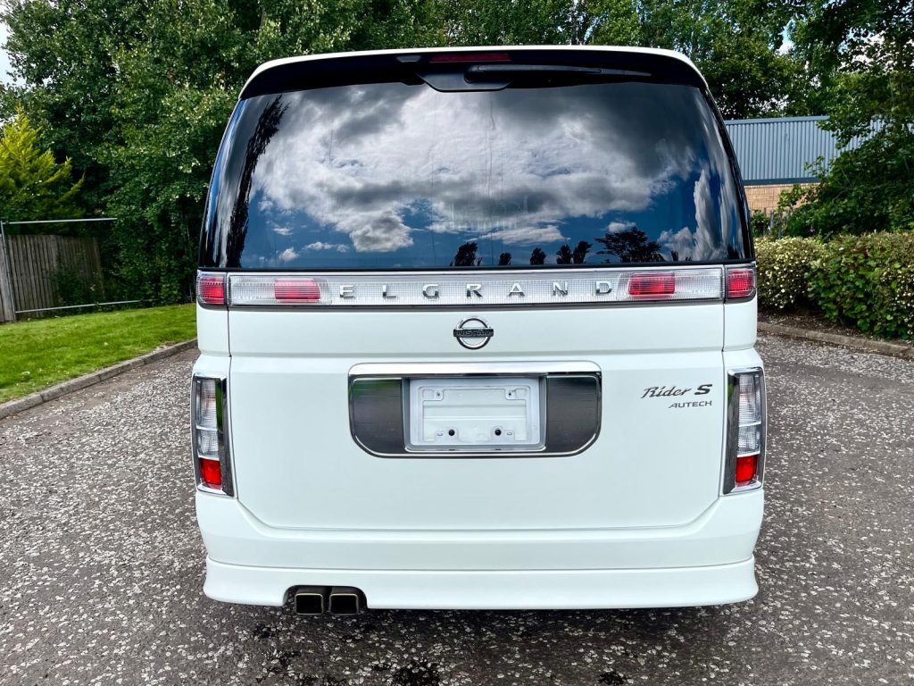 2004 NISSAN ELGRAND RIDER S AUTECH FRESH IMPORT AUTO 4WD 8 SEATS MPV 4/B GRADE LOW MILEAGE