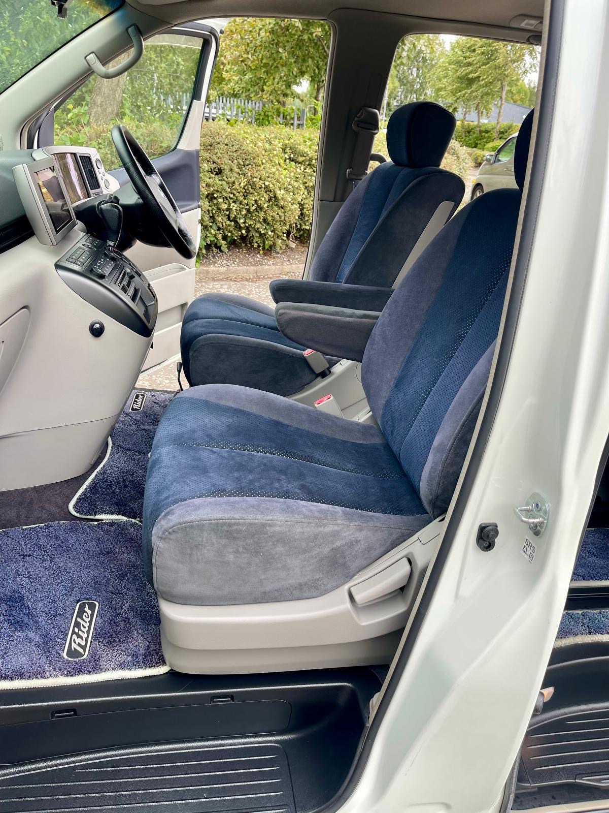 2004 NISSAN ELGRAND RIDER S AUTECH FRESH IMPORT AUTO 4WD 8 SEATS MPV 4/B GRADE LOW MILEAGE