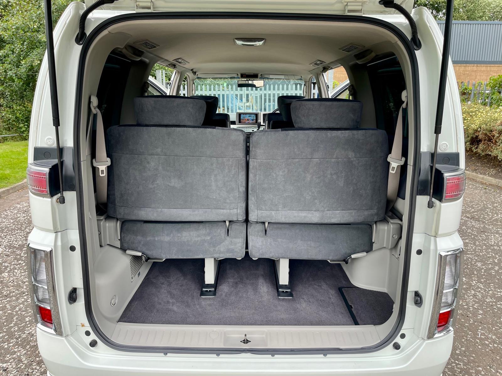 2004 NISSAN ELGRAND RIDER S AUTECH FRESH IMPORT AUTO 4WD 8 SEATS MPV 4/B GRADE LOW MILEAGE