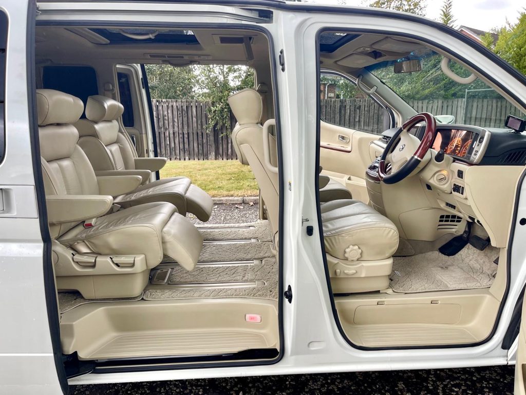 2007 NISSAN ELGRAND XL FRESH IMPORT AUTO 7 SEATS MPV 4/B GRADE CRUISE CURTAINS S.ROOF ULEZ