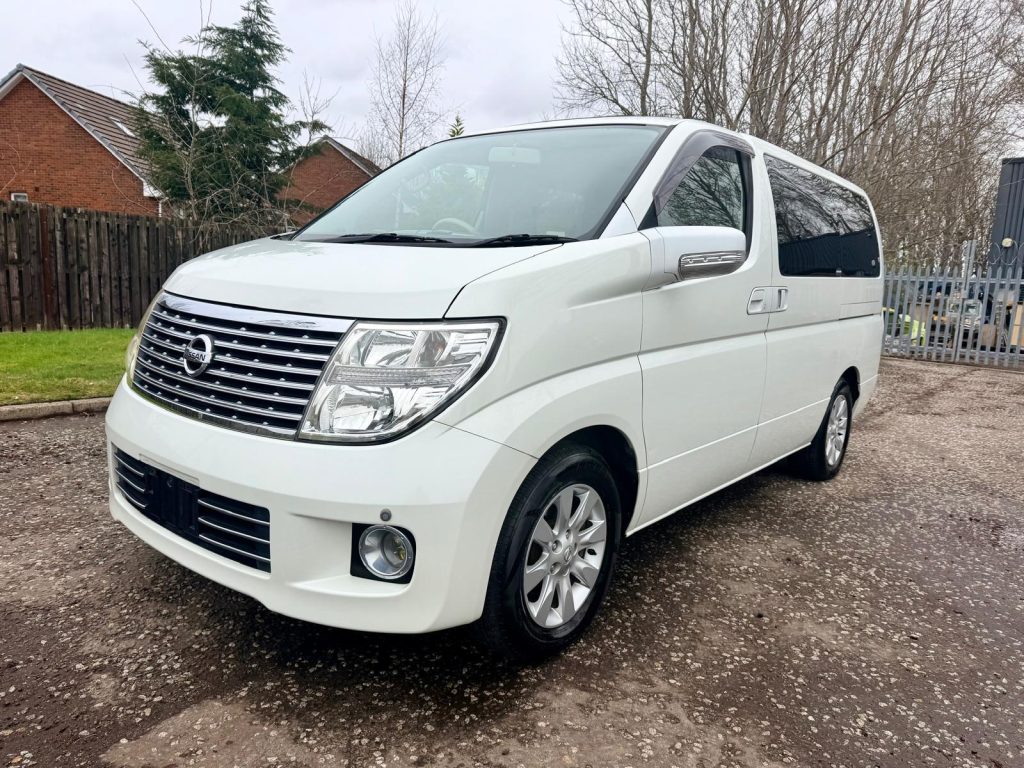 2005 NISSAN ELGRAND HIGHWAY STAR FRESH IMPORT 4WD AUTO 8 SEATS MPV 4 GRADE SUNROOF CURTAINS