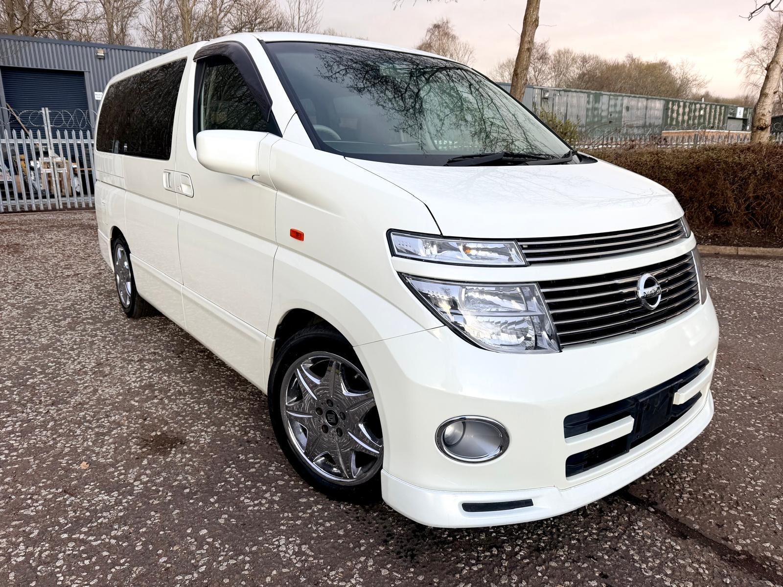 2002 NISSAN ELGRAND HIGHWAY STAR FRESH IMPORT 4WD AUTO 8 SEATS MPV CRUISE CONTROL4/B GRADE