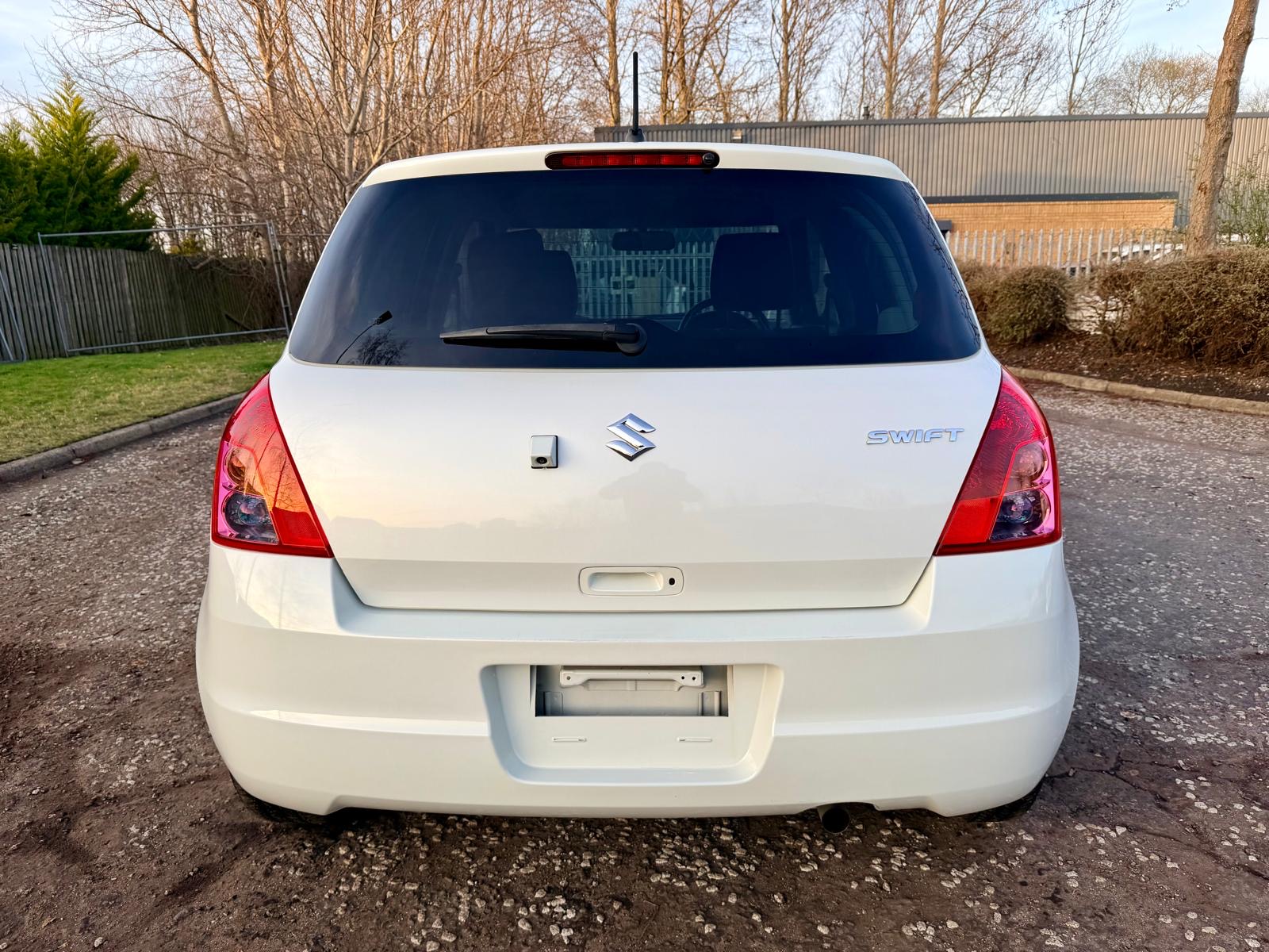 2010 SUZUKI SWIFT 1.2 PETROL HATCHBACK AUTOMATIC 4/B GRADE REVERSE CAMERA LOW MILLAGE