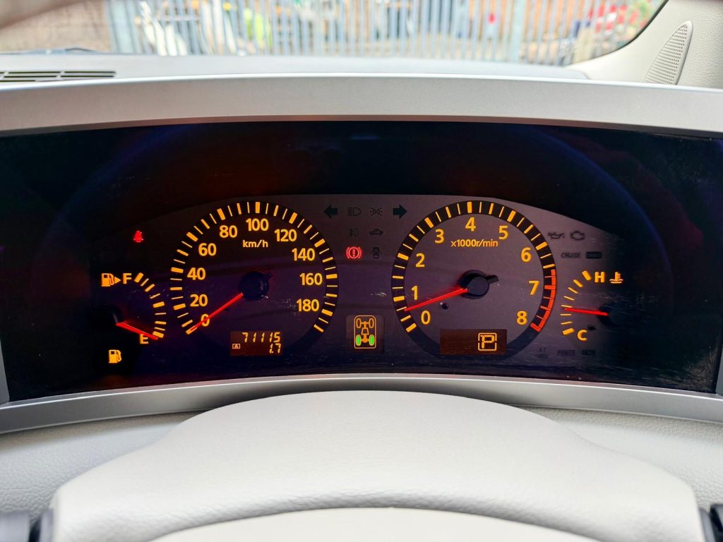 2002 NISSAN ELGRAND HIGHWAY STAR FRESH IMPORT 4WD AUTO 8 SEATS MPV CRUISE CONTROL4/B GRADE