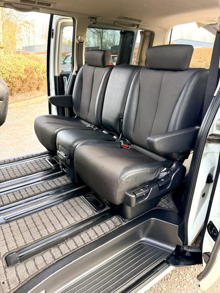 2007 NISSAN ELGRAND FRESH IMPORT HIGHWAY STAR AUTO 8 SEATS MPV 4 GRADE ULEZ