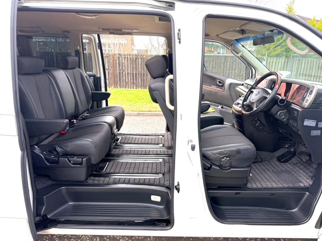 2007 NISSAN ELGRAND FRESH IMPORT HIGHWAY STAR AUTO 8 SEATS MPV 4 GRADE ULEZ