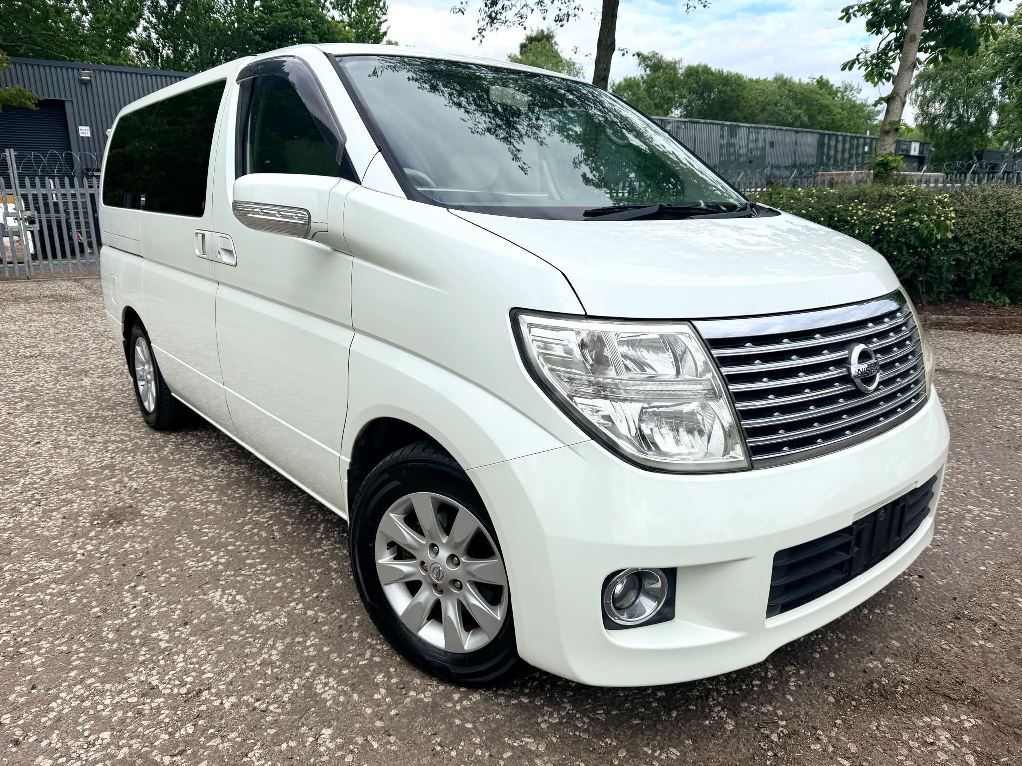 2006 NISSAN ELGRAND FRESH IMPORT 4WD AUTO 8 SEATS MPV TOW BAR 4/B GRADE ULEZ