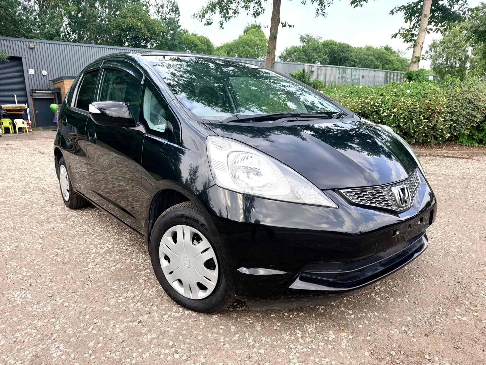 2009 HONDA FIT ( JAZZ ) FRESH IMPORT 1.3 AUTOMATIC 5 DOOR HATCHBACK REV CAM LOW MILEAGE ULEZ
