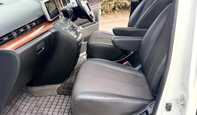 2006 NISSAN ELGRAND FRESH IMPORT 3.5 V6 AUTO 8 SEATS MPV 4/B GRADE TWIN SUNROOF full