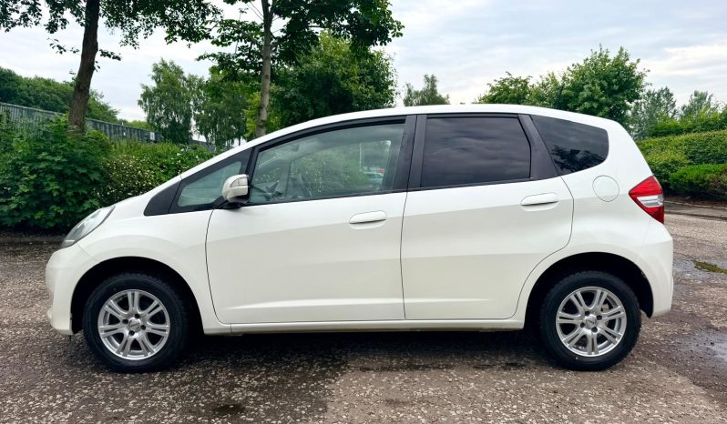 2011 HONDA FIT ( JAZZ ) FRESH IMPORT G SMART EDITION 1.3 AUTOMATIC HATCHBACK LOW MILES CARPLAY 4 GRADE full