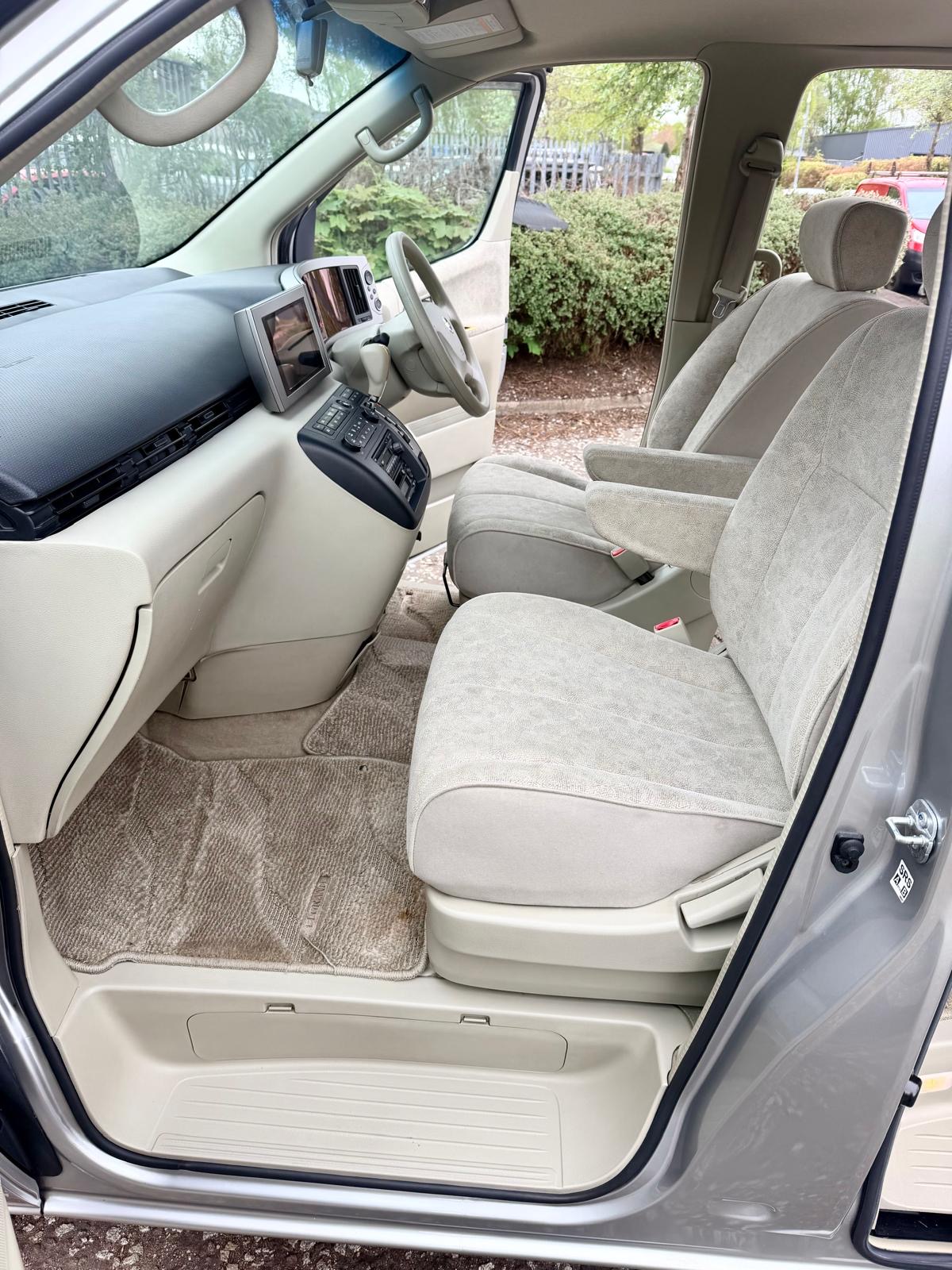 2003/12 NISSAN ELGRAND FRESH IMPORT WITH DISABLE SEAT 4WD AUTO 8 SEATS MPV 4/B GRADE CURTAINS