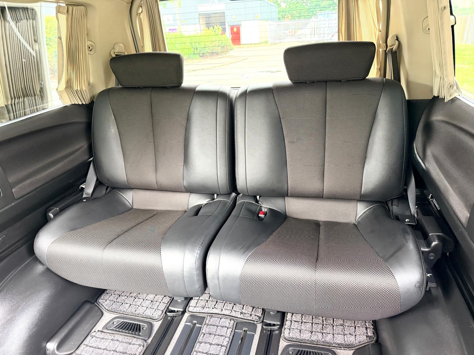 2005 NISSAN ELGRAND HIGHWAY STAR FRESH IMPORT 4WD AUTO 8 SEATS MPV 4/B GRADE CURTAINS