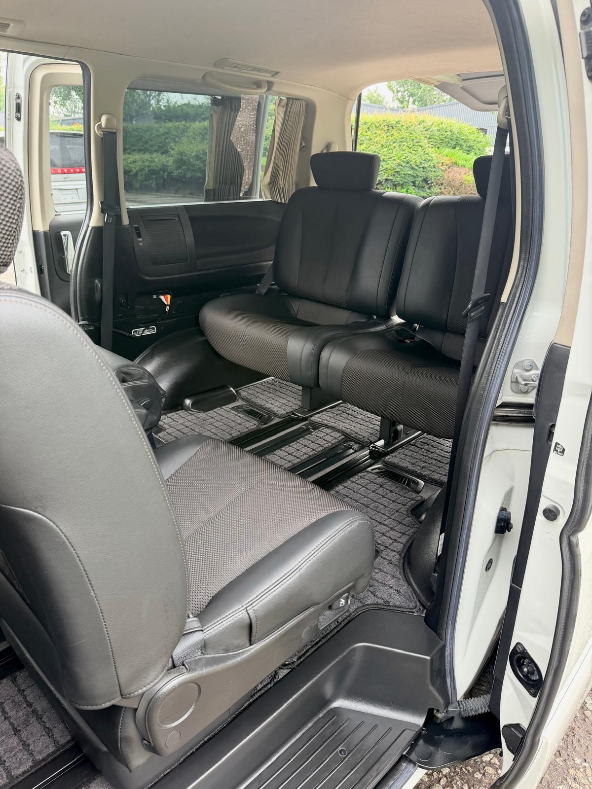 2005 NISSAN ELGRAND HIGHWAY STAR FRESH IMPORT 4WD AUTO 8 SEATS MPV 4/B GRADE CURTAINS