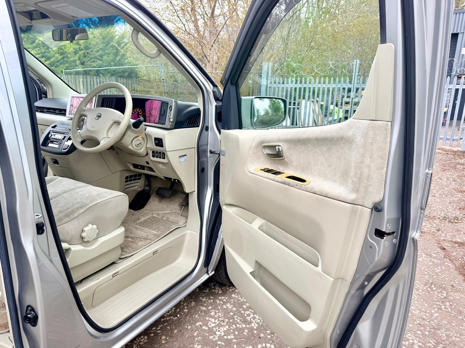 2003/12 NISSAN ELGRAND FRESH IMPORT WITH DISABLE SEAT 4WD AUTO 8 SEATS MPV 4/B GRADE CURTAINS