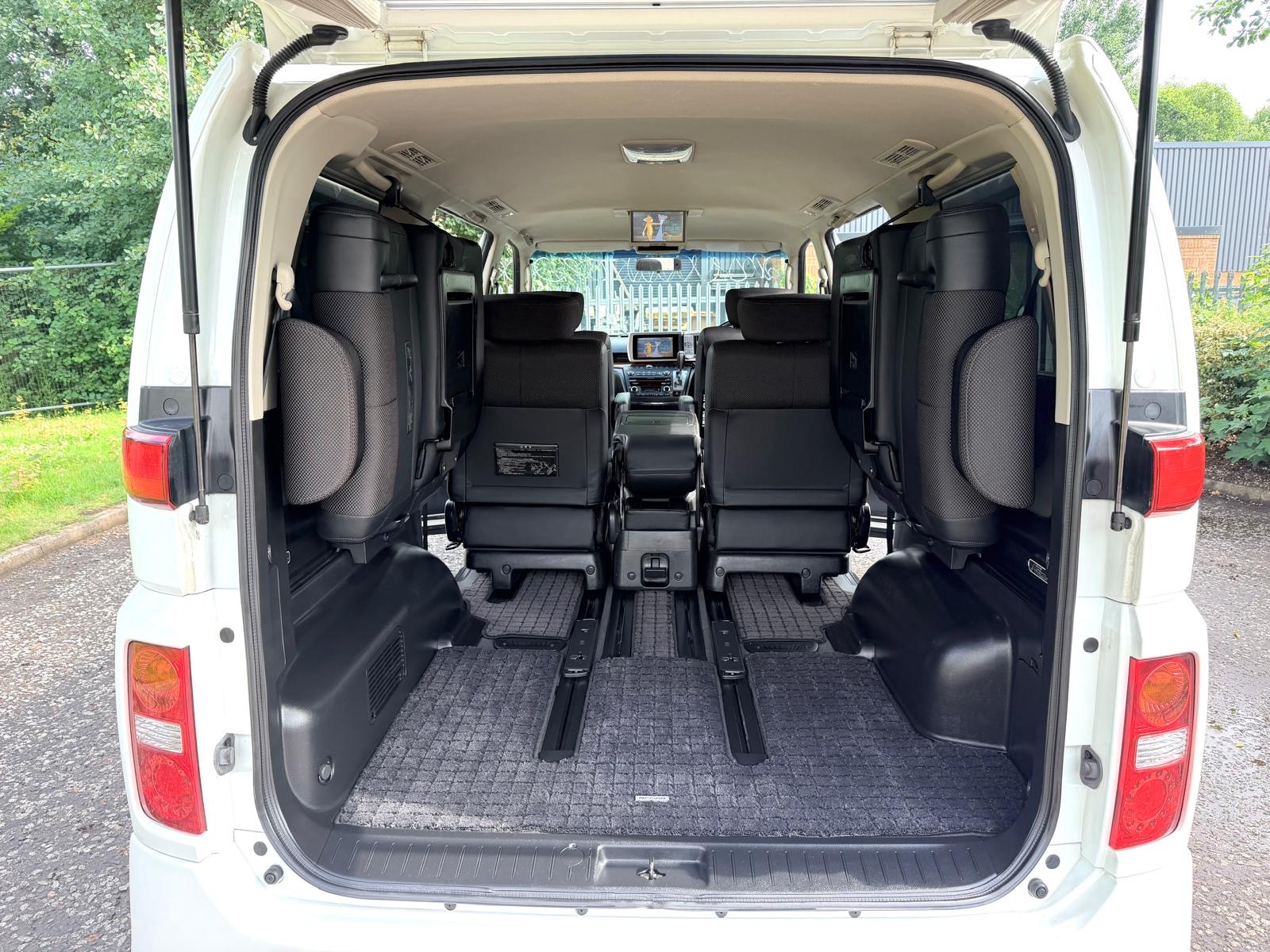 2005 NISSAN ELGRAND HIGHWAY STAR FRESH IMPORT 4WD AUTO 8 SEATS MPV 4/B GRADE CURTAINS