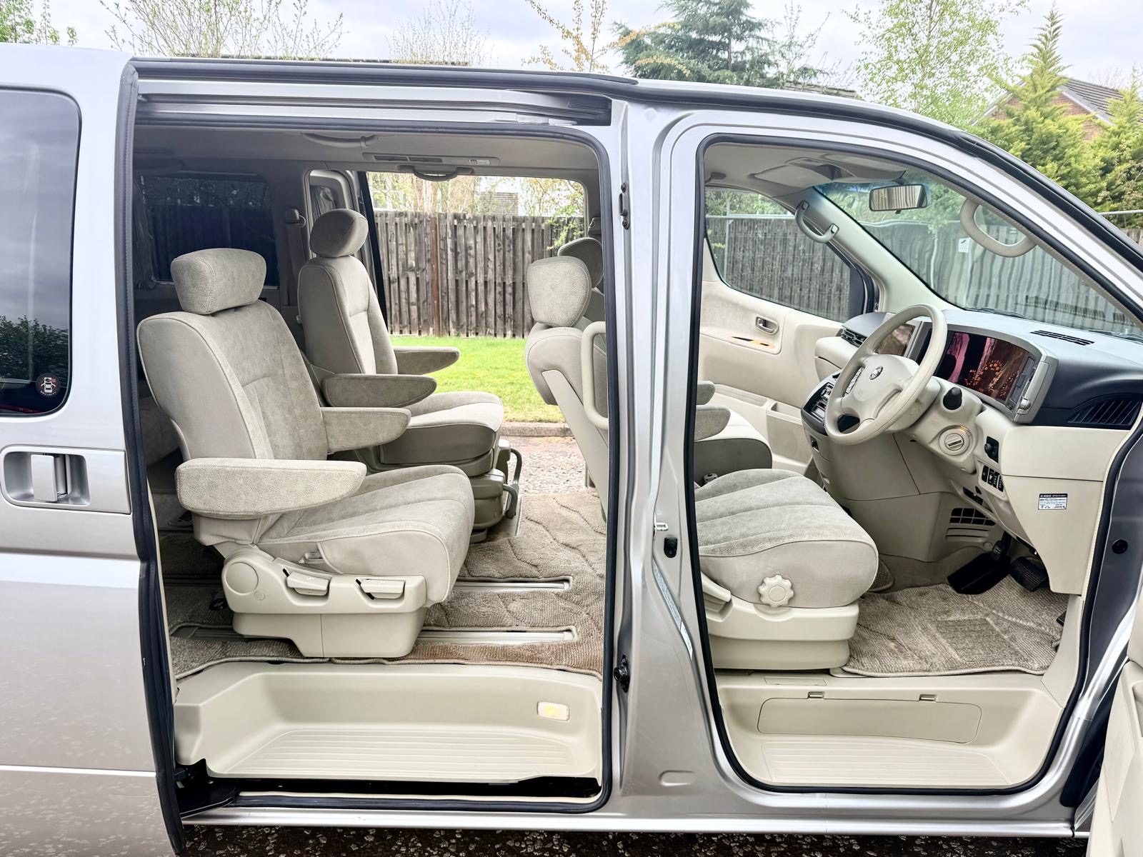 2003/12 NISSAN ELGRAND FRESH IMPORT WITH DISABLE SEAT 4WD AUTO 8 SEATS MPV 4/B GRADE CURTAINS