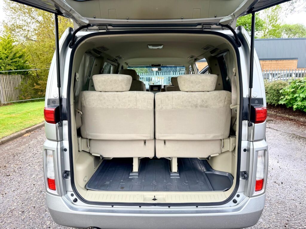 2003/12 NISSAN ELGRAND FRESH IMPORT WITH DISABLE SEAT 4WD AUTO 8 SEATS MPV 4/B GRADE CURTAINS